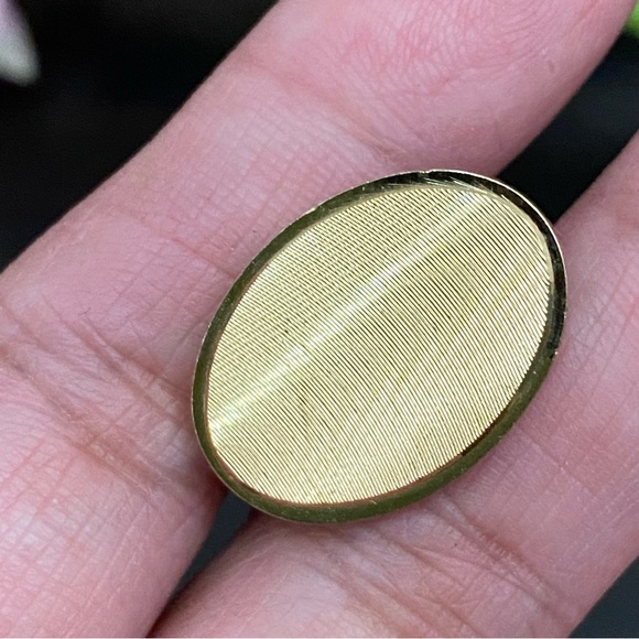 Vintage Unsigned Brushed Gold-tone Oval Cufflinks - Picture 8 of 11